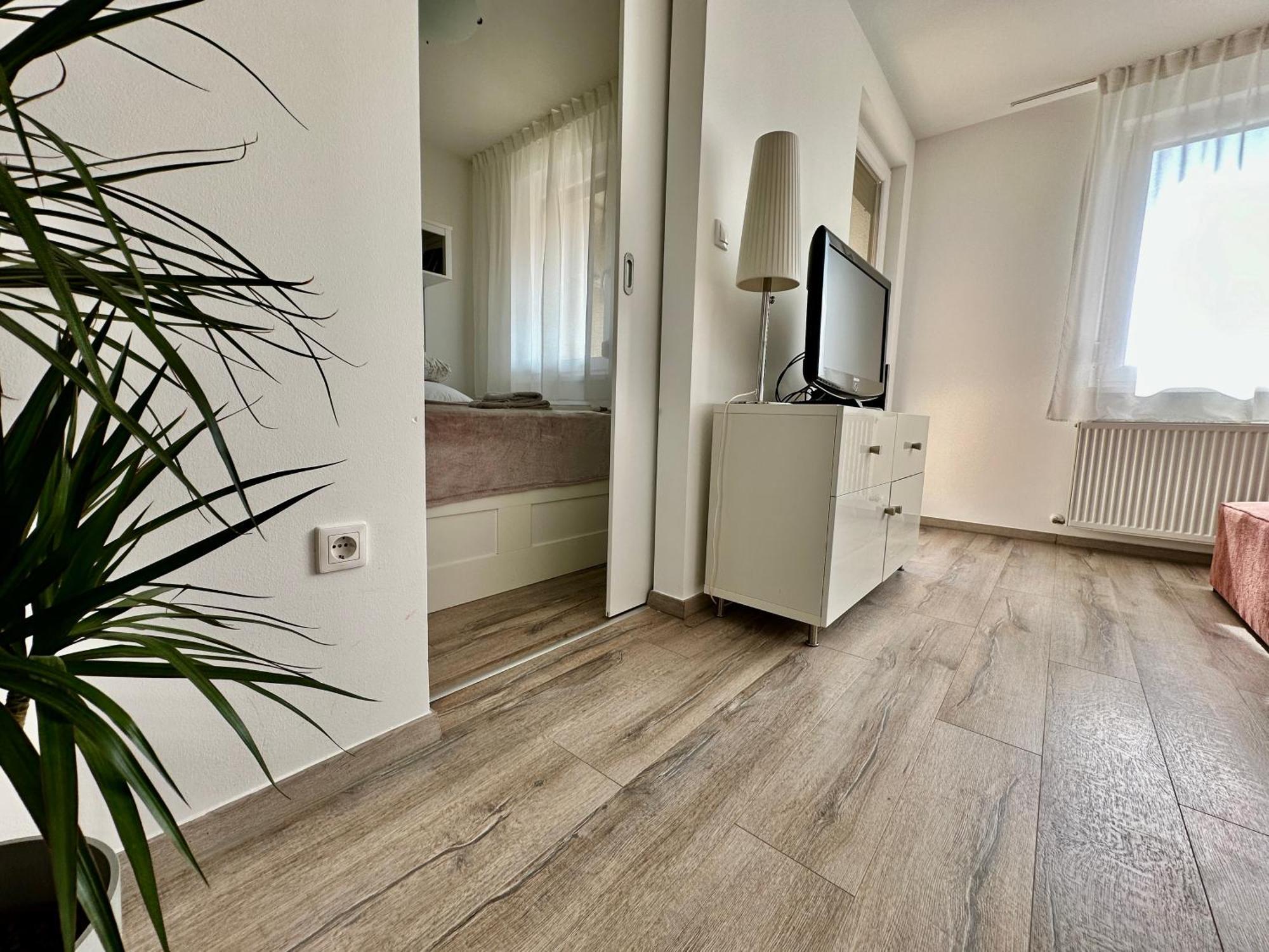 City Break Apartment - Private Garage, Ac, Balcony Budapest Extérieur photo