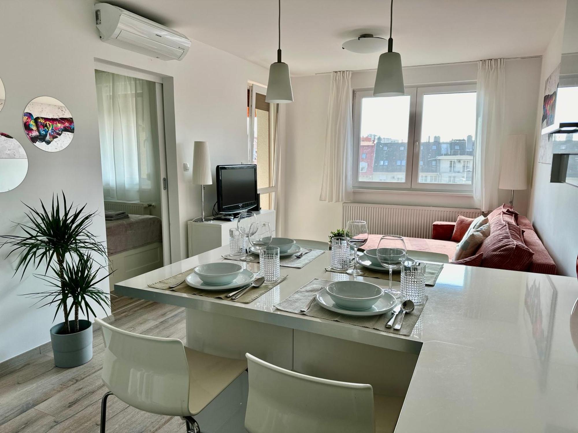 City Break Apartment - Private Garage, Ac, Balcony Budapest Extérieur photo